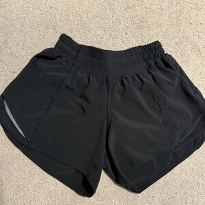 Lululemon hotty hot black shorts 2.5” inseam size 0 Perfect!